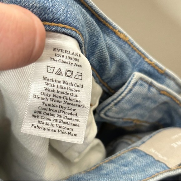 EVERLANE The Original Cheeky Jean Light Wash Stretch {QQ19} - Picture 5 of 5